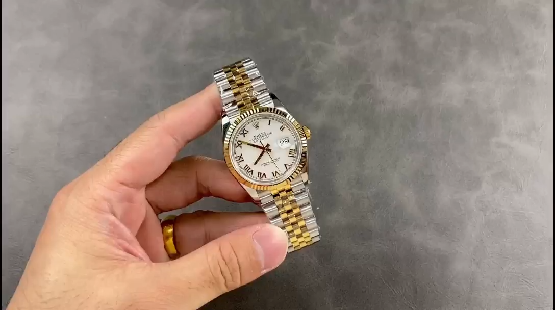 Rolex Datejust 126233 White Roman Dial Fluted Bezel 36MM Unisex Replica Watch