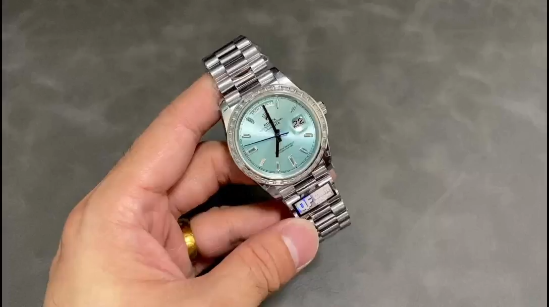 Rolex Day-Date 228396TBR Ice Blue Diamond Dial Diamond Bezel 40mm Mens Replica Watch
