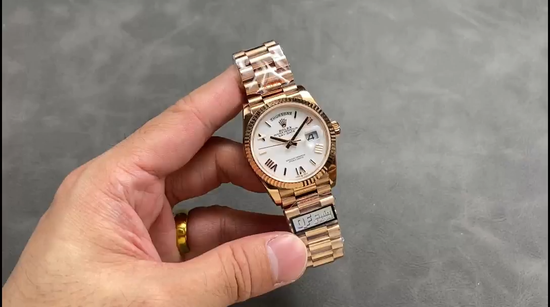 Rolex Day Date 36mm Everose Gold 128235 0070 White Roman
