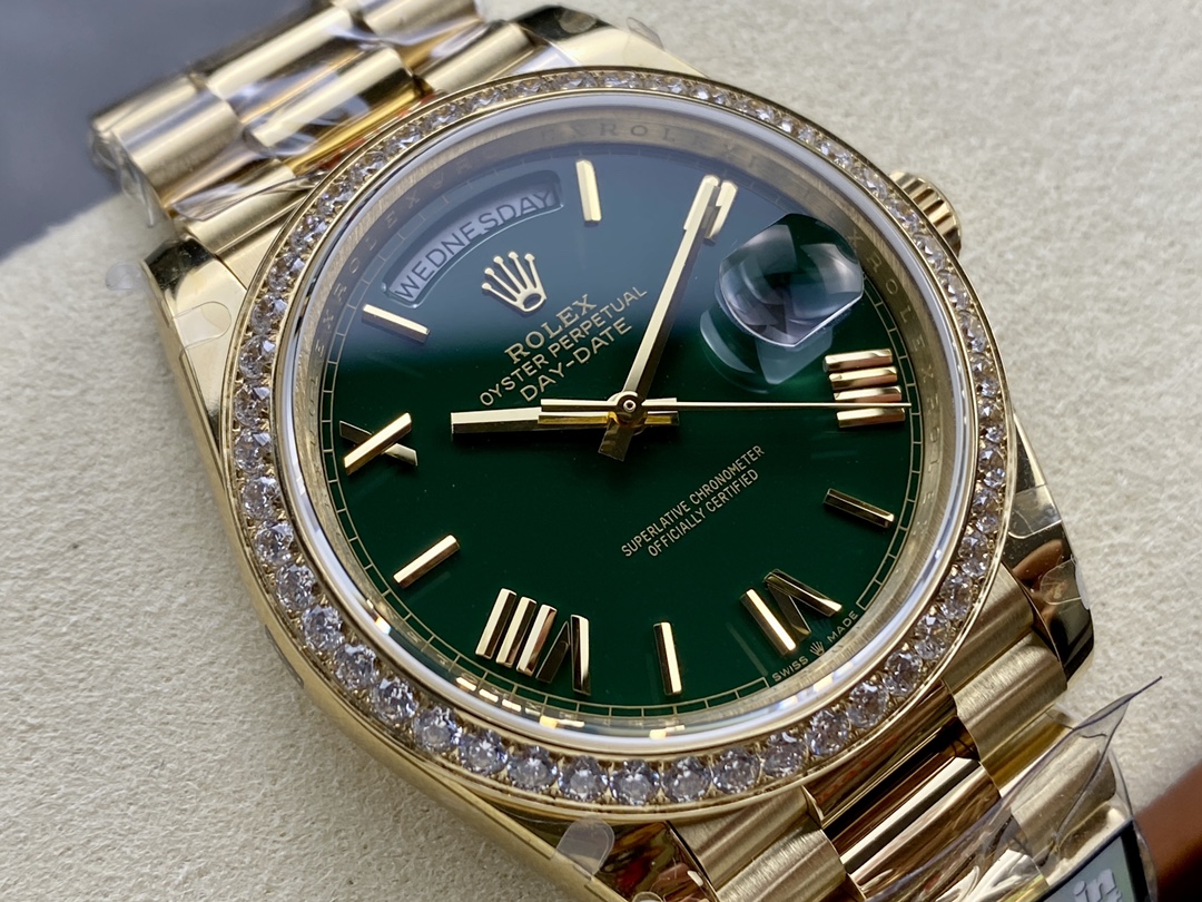 Rolex Day Date 40 18K Yellow Gold Green Dial Diamond Bezel M228348RBR 0040 Men's Watch