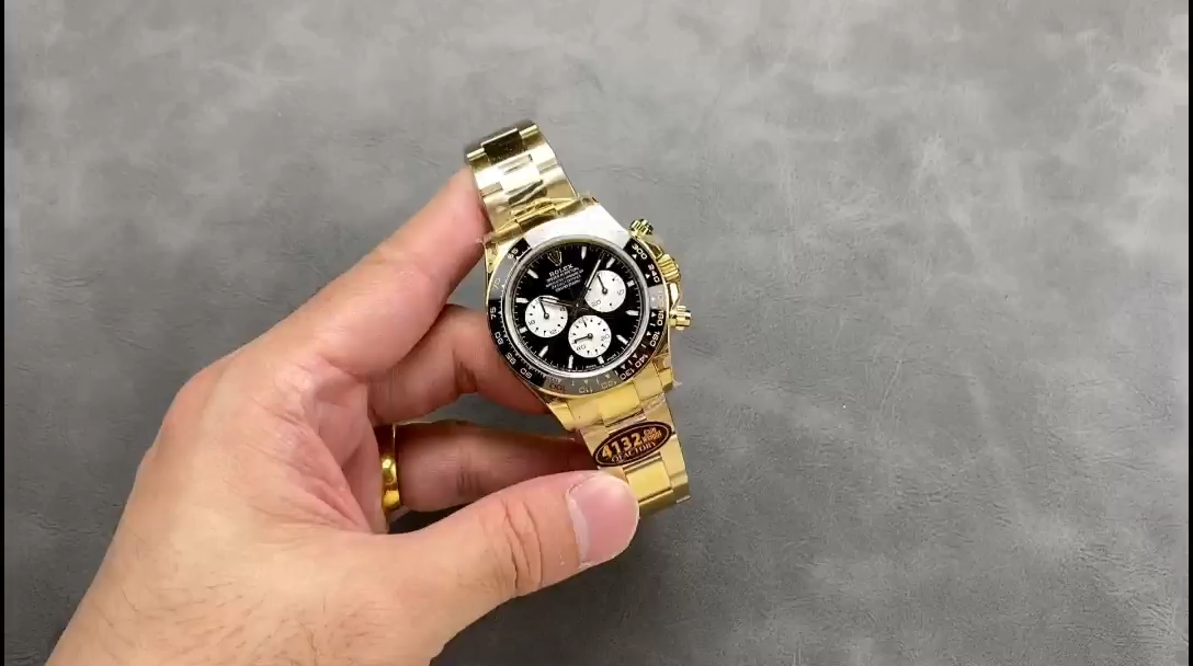 Rolex Daytona 126528LN-0001, in-hand video on yellow gold bracelet. - Video