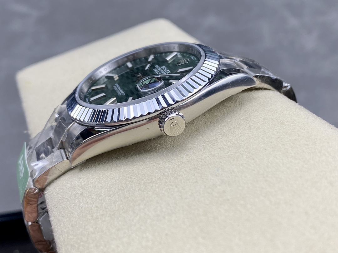 Rolex Datejust 126334 0029 Fluted Bezel Green Motif Dial 41MM Mens Replica Watch