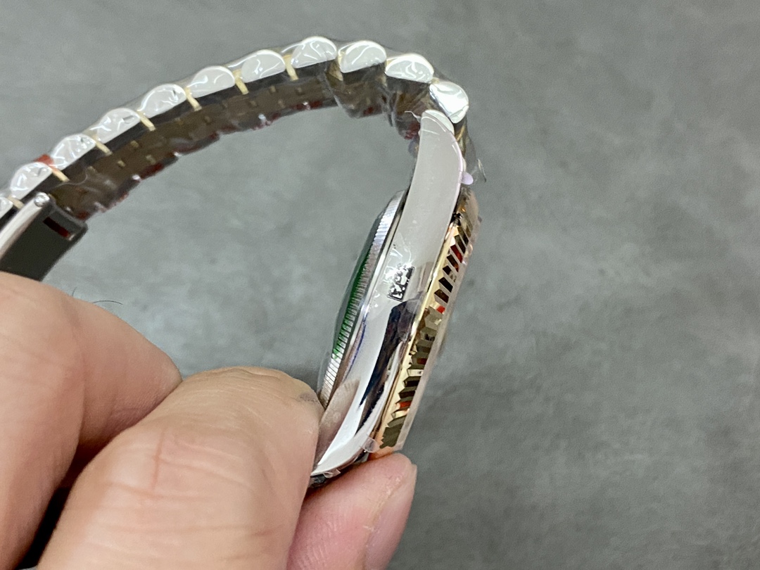 Rolex Datejust 36MM 126233 0031 Silver Roman Numeral Dial Fluted Bezel Unisex Replica Watch