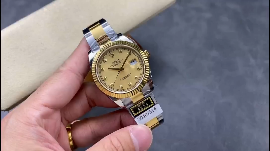 Rolex Datejust 36MM 126233 0018 Champagne Diamond Dial Unisex Replica Watch