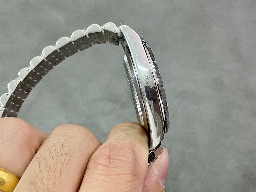 Rolex Datejust 41 Ice Blue Dial with Fluted Bezel 126334 Men's Watch