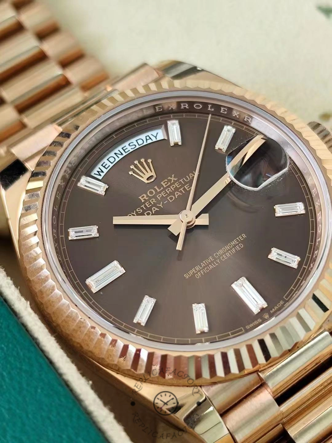 Rolex Day Date 40 18kt Everose Gold Rolex President Chocolate Dial m228235 0003