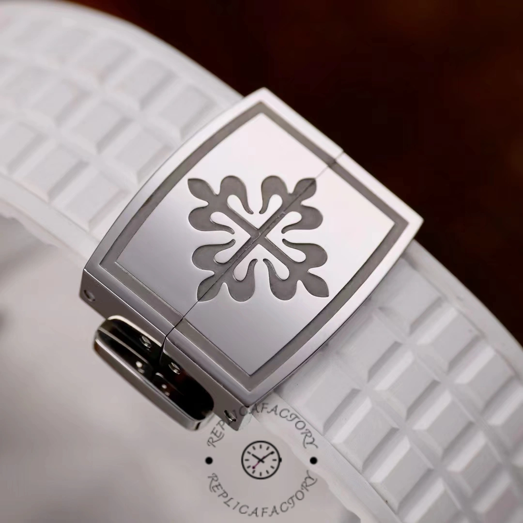 Replica Patek Philippe Aquanaut White 5067A 024 36mm Lady Watch