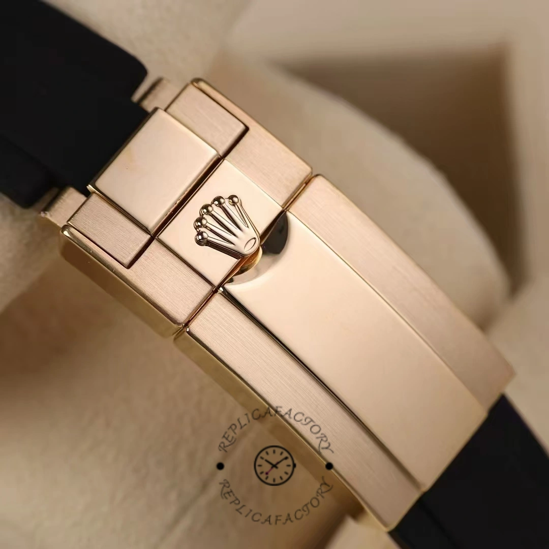 Clasp detail of Rolex Daytona 116518LN showing the folding clasp on the black Oysterflex-style strap.