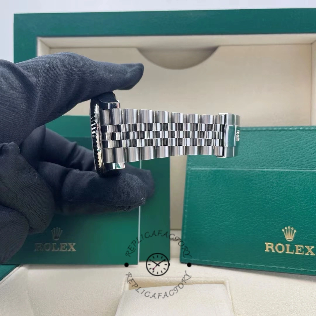 Bracelet length view of Rolex Sky-Dweller m336934 0008, showing full Jubilee bracelet links.