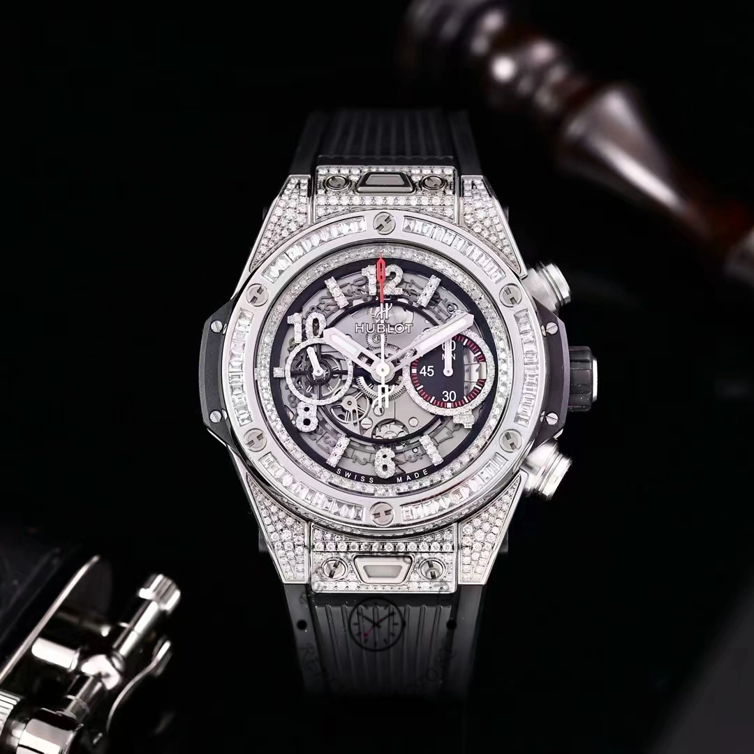 Strap close-up of Hublot 411.QV.1123.NR.OVK21, red fabric/rubber strap texture and stitching.