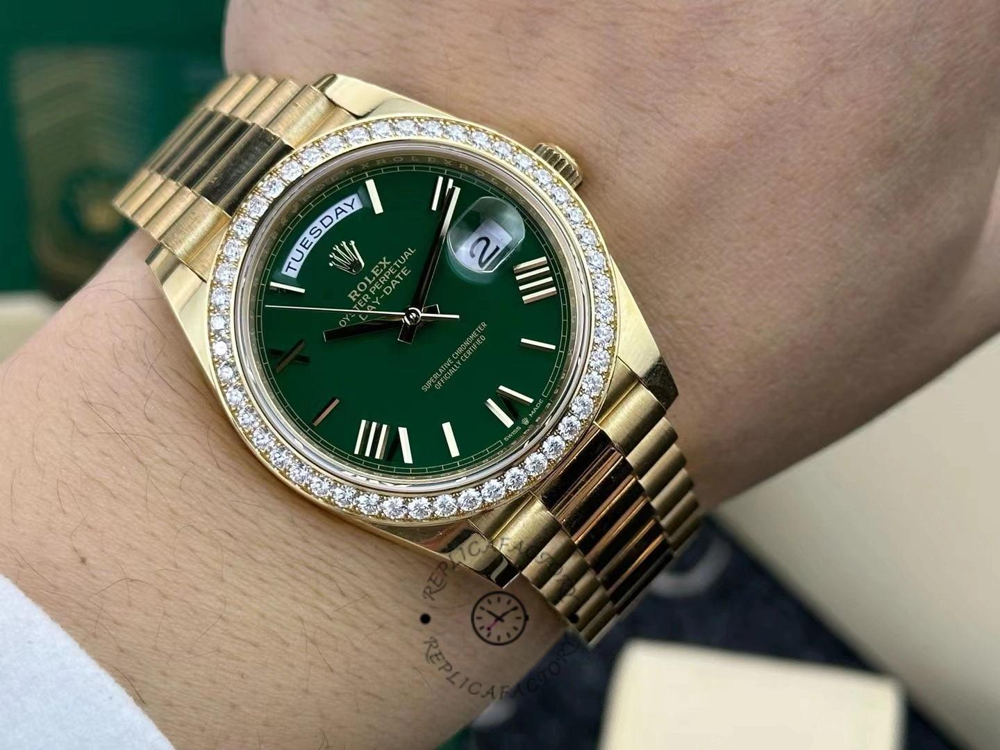 Rolex Day Date 40 18K Yellow Gold Green Dial Diamond Bezel M228348RBR 0040 Men's Watch