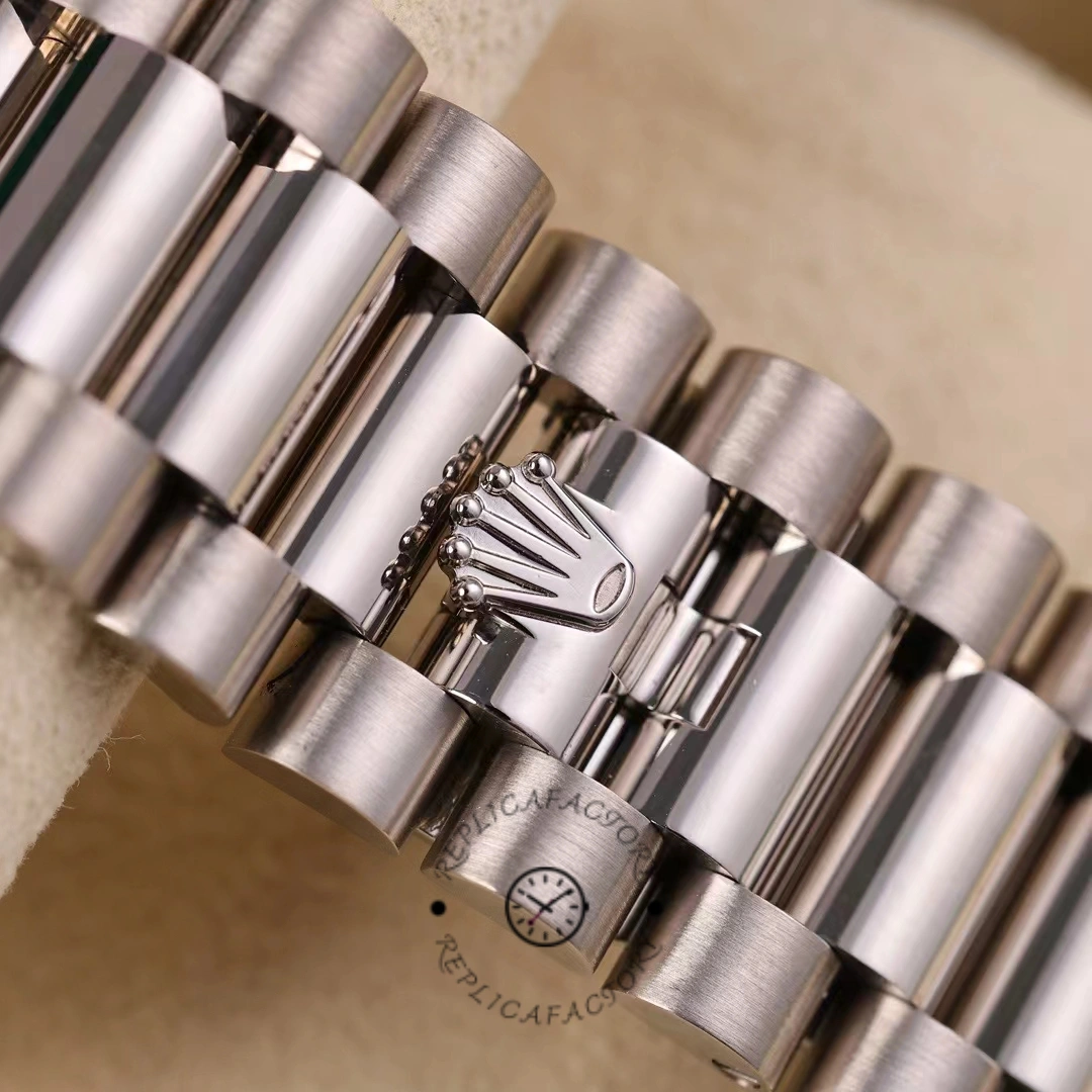 Rolex Day-Date 228239 Diamond Paved Dial Fluted Bezel 40mm Mens Replica Watch