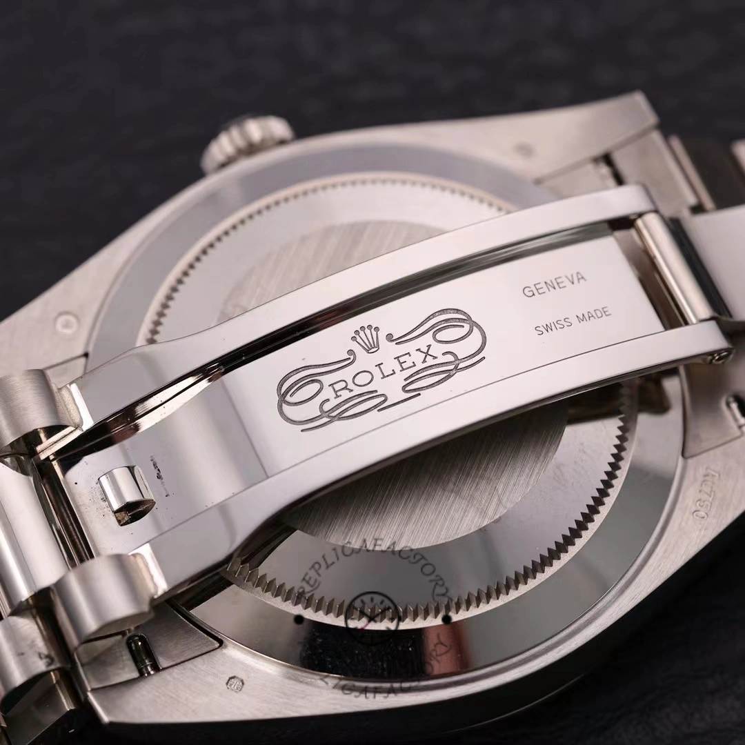 Rolex Day-Date 228239 Diamond Paved Dial Fluted Bezel 40mm Mens Replica Watch