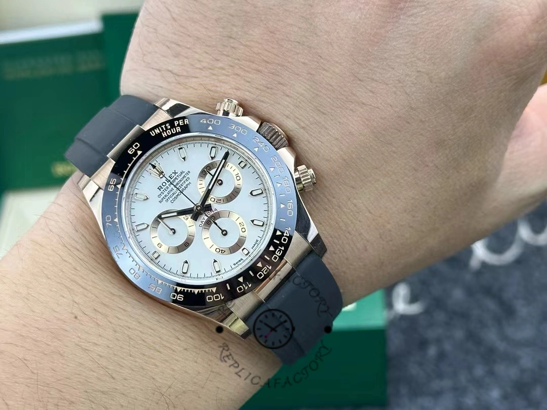 Rolex Cosmograph Daytona 116515LN Everose Gold Ivory Dial 40mm Mens Replica Watch