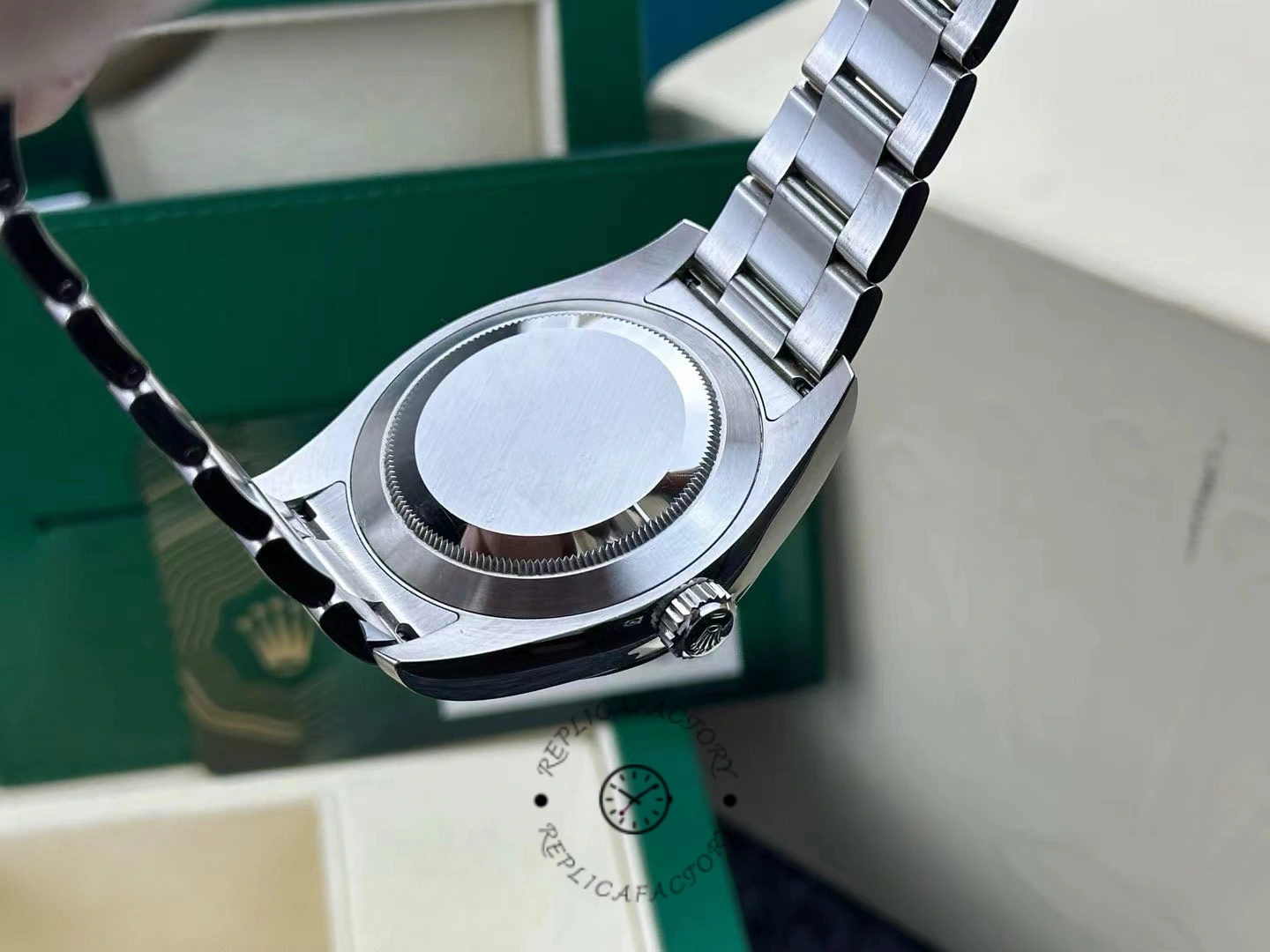 Rolex Air-King 116900, caseback view showing solid back and end links.