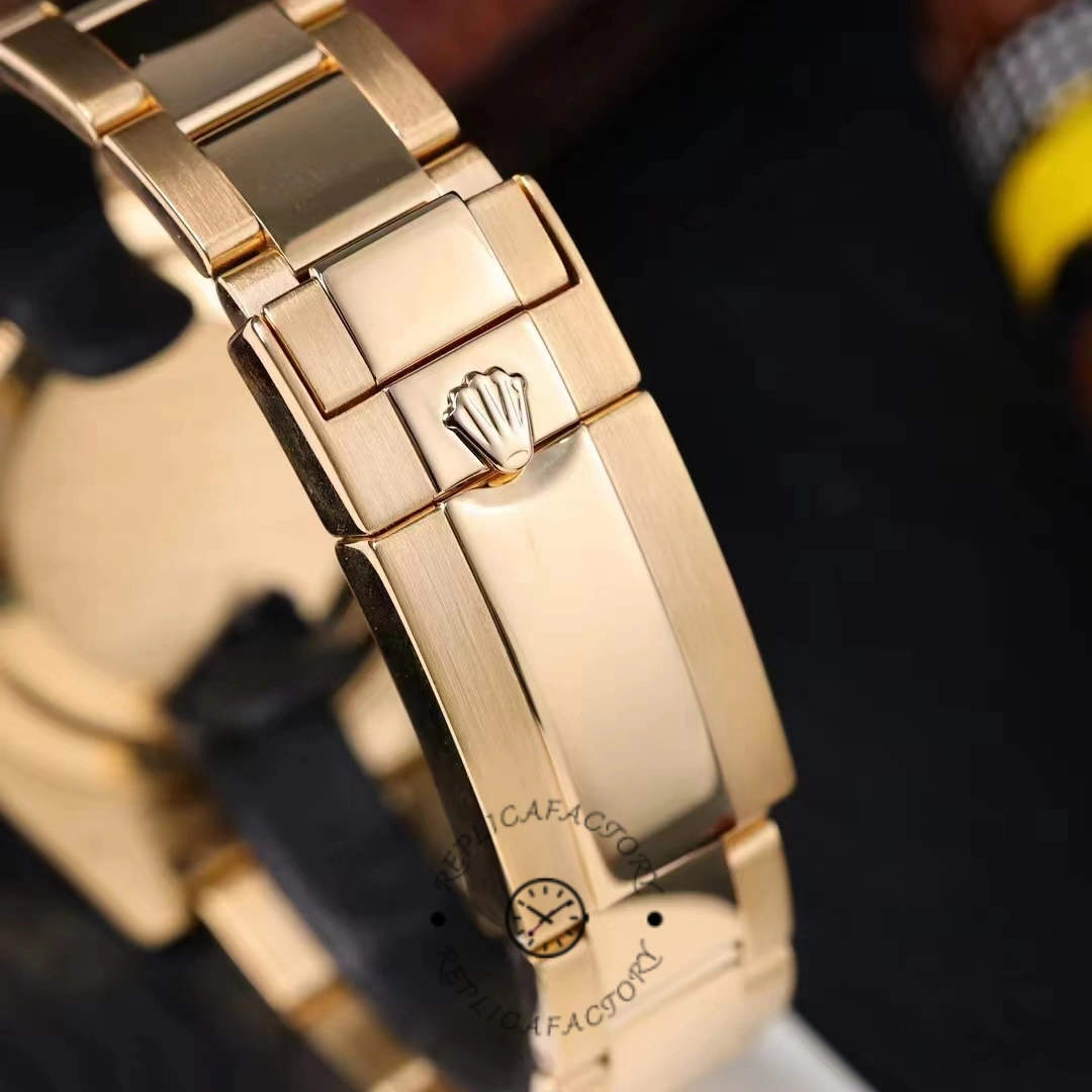 Rolex GMT-Master II 116758 bracelet close-up, yellow gold links and clasp side, macro view.