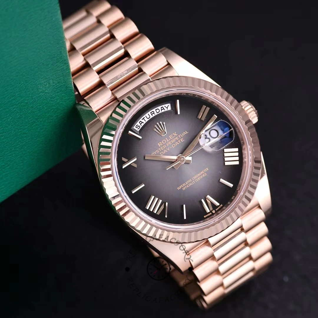 Rolex Day Date in 18 ct Everose Gold M228235 0055 40mm