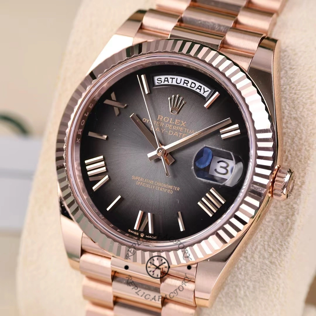 Rolex Day Date in 18 ct Everose Gold M228235 0055 40mm