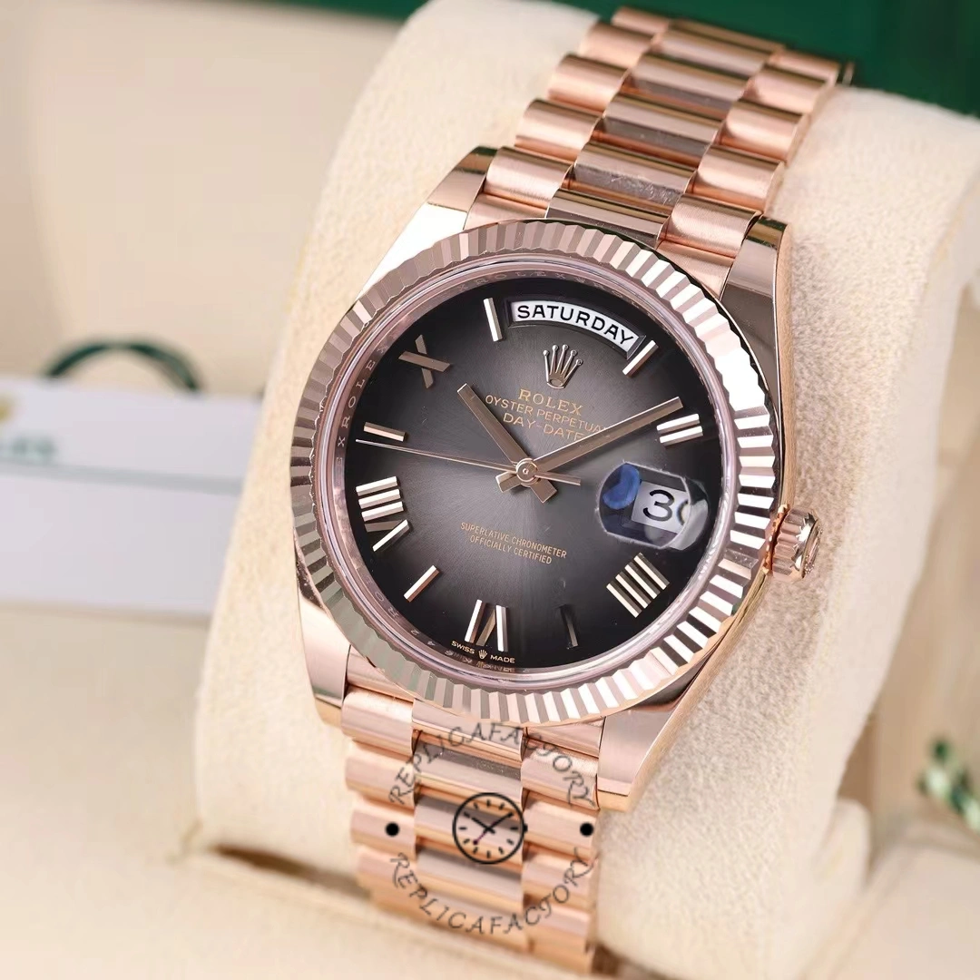 Rolex Day Date in 18 ct Everose Gold M228235 0055 40mm