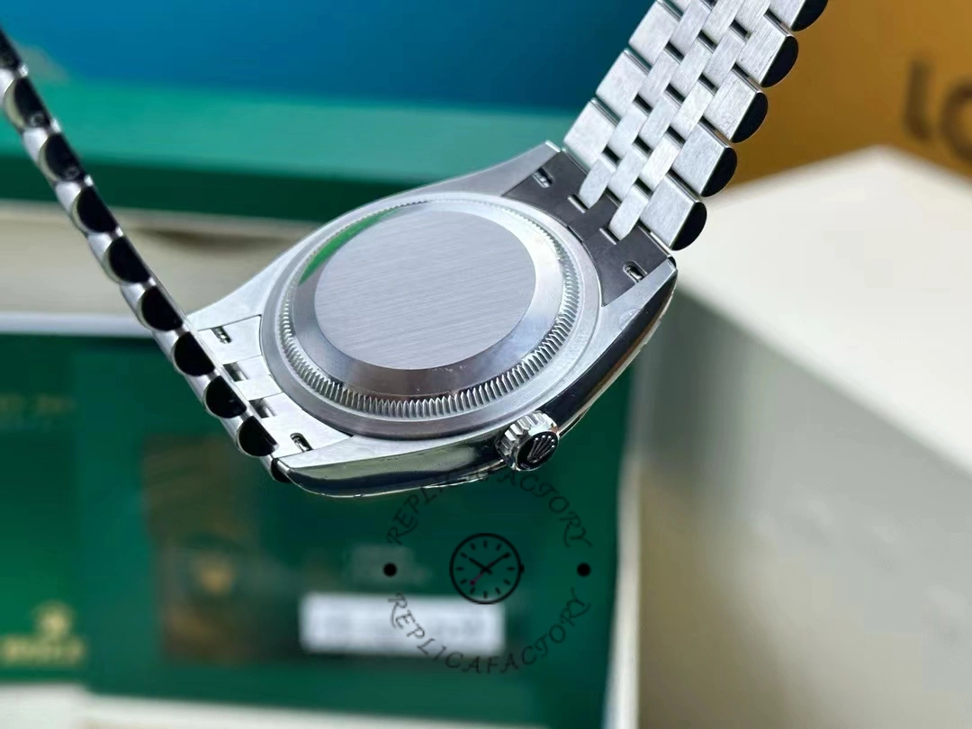 Rolex Datejust 126234 Fluted Bezel Aubergine Dial 36MM Unisex Replica Watch