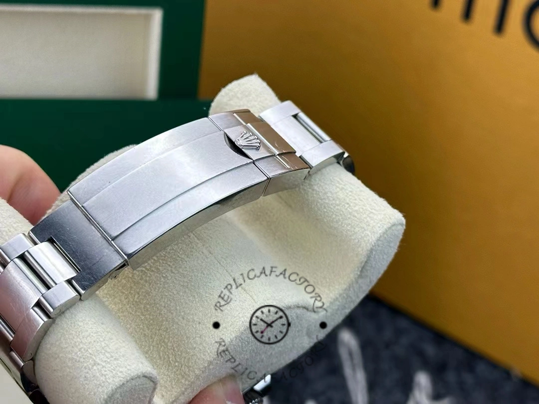 Rolex Sea-Dweller 126600