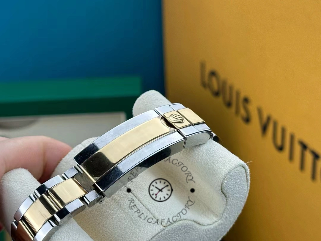Replica Rolex Submariner Date 116613LB