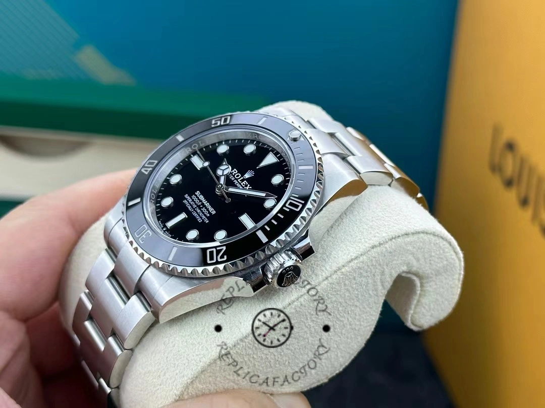 Rolex Submariner 124060