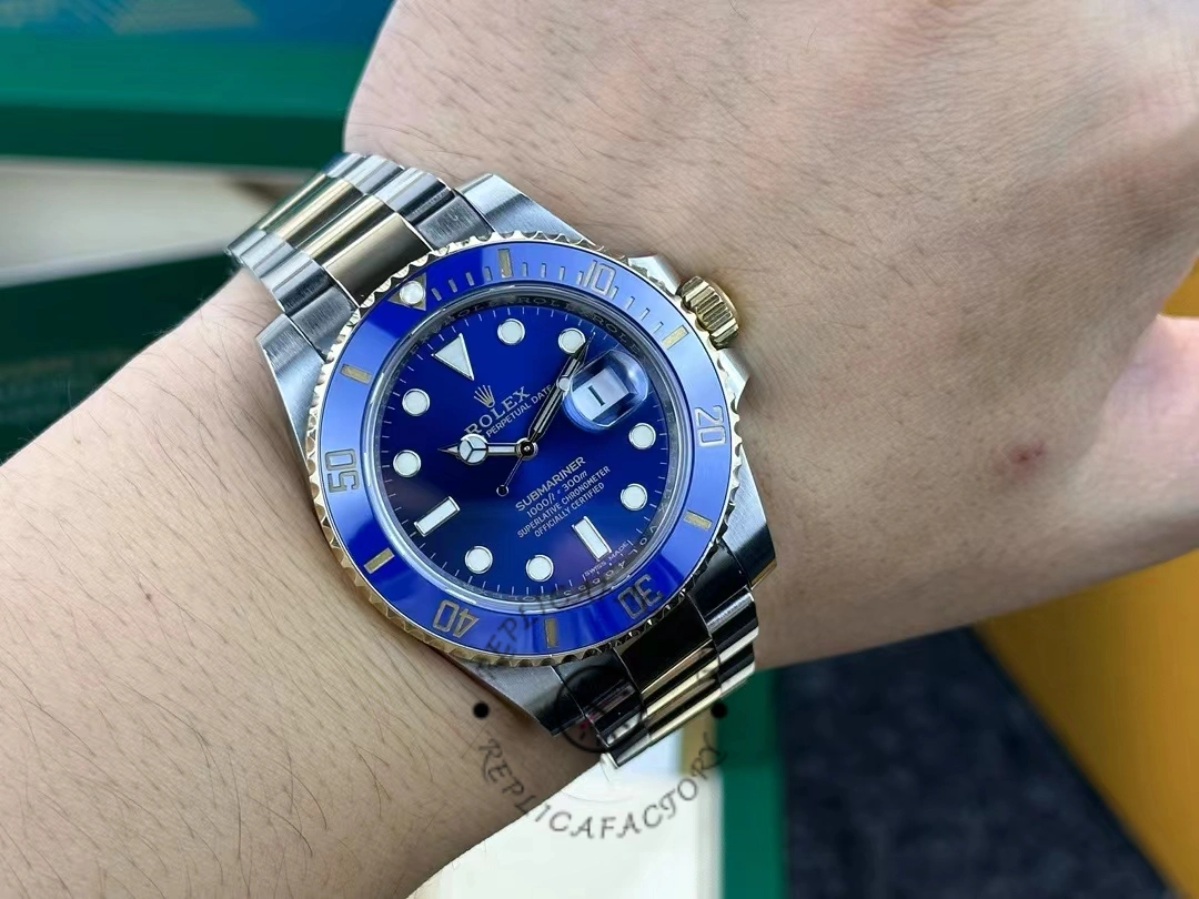 Replica Rolex Submariner Date 116613LB