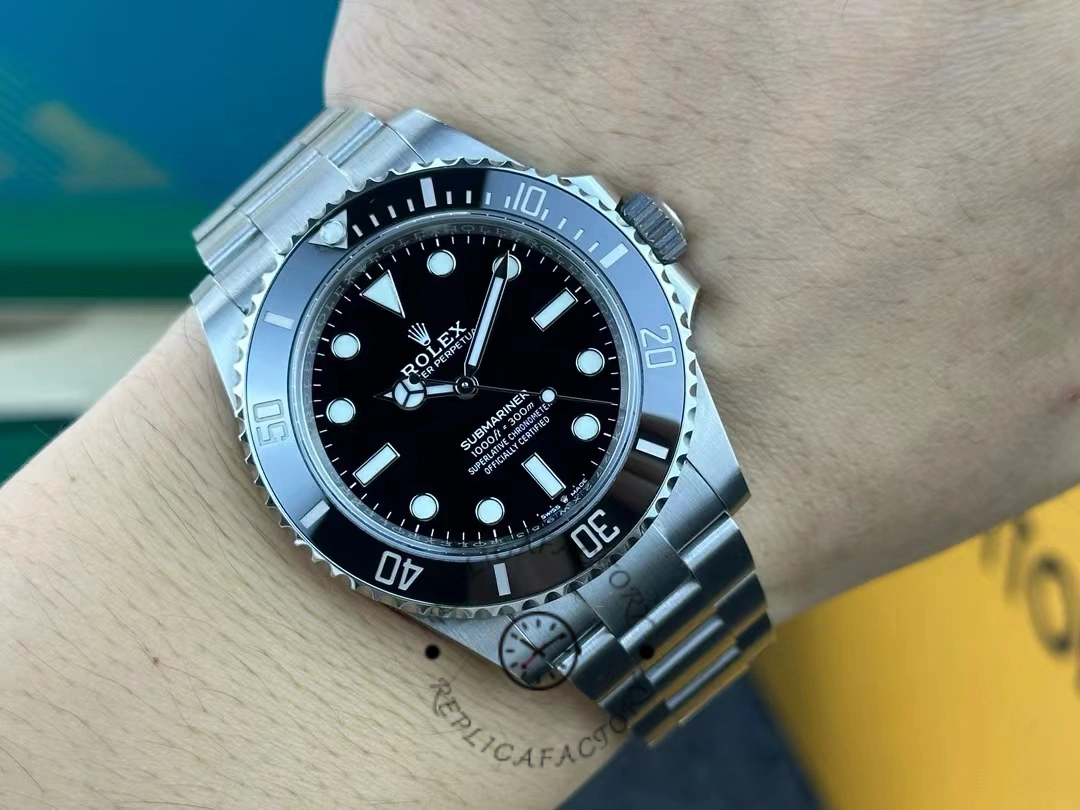Rolex Submariner 124060