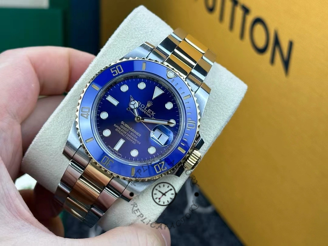 Replica Rolex Submariner Date 116613LB