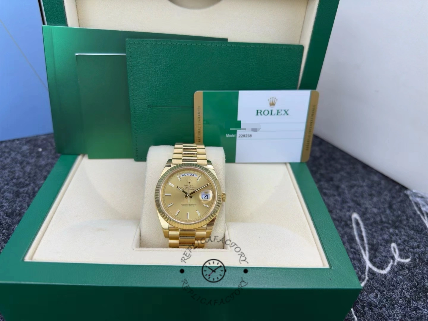 Rolex Day-Date 228238 Champagne Diamond Dial Fluted Bezel 40mm Mens Replica Watch