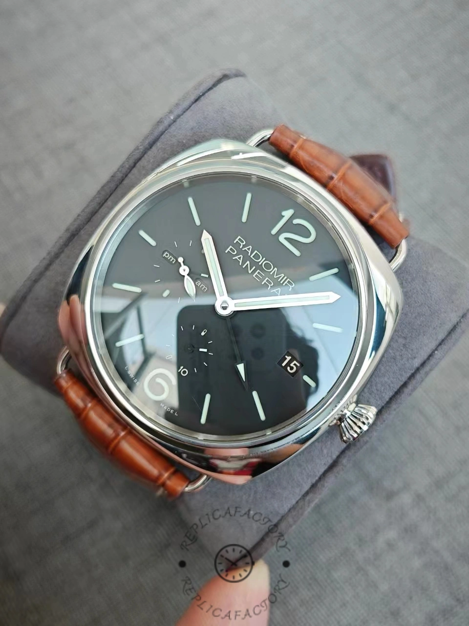 Replica Panerai Radiomir PAM00323 Replica Panerai Radiomir PAM00323 display picture 3