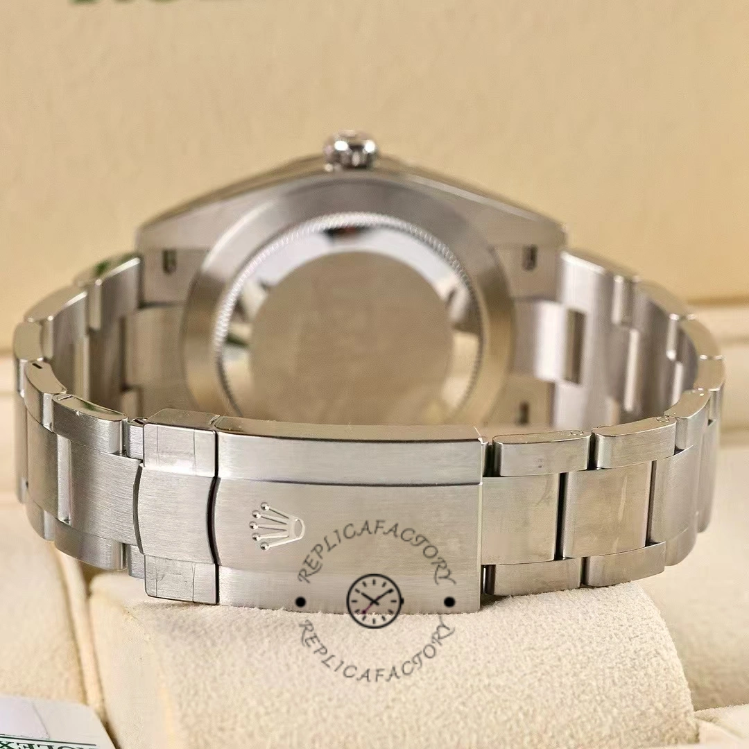 Rolex Oyster Perpetual 41 m124300 0006, bracelet underside view showing clasp and end links.