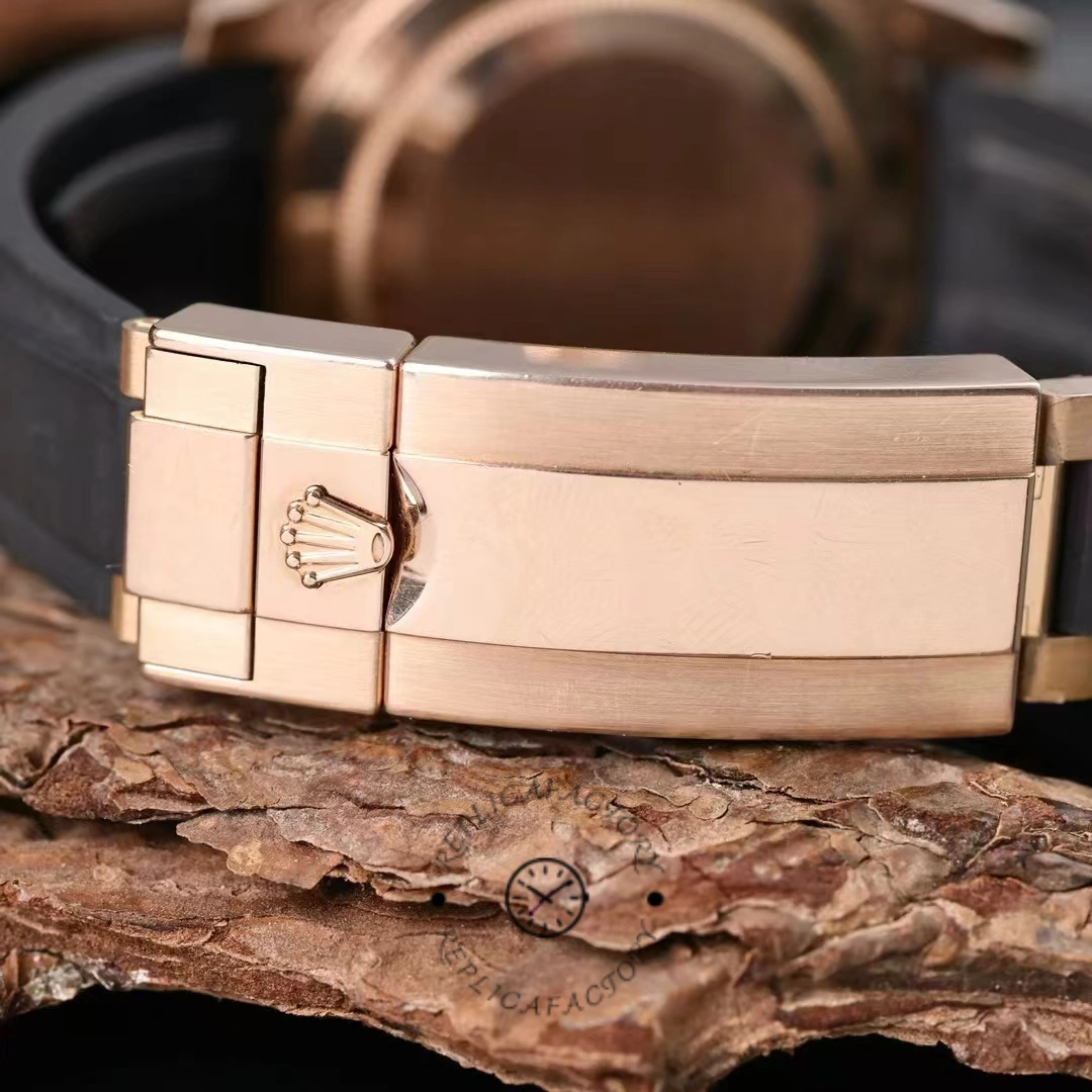 Rolex Yacht-Master 126655 clasp close-up, Everose clasp and Oysterflex strap hardware detail.