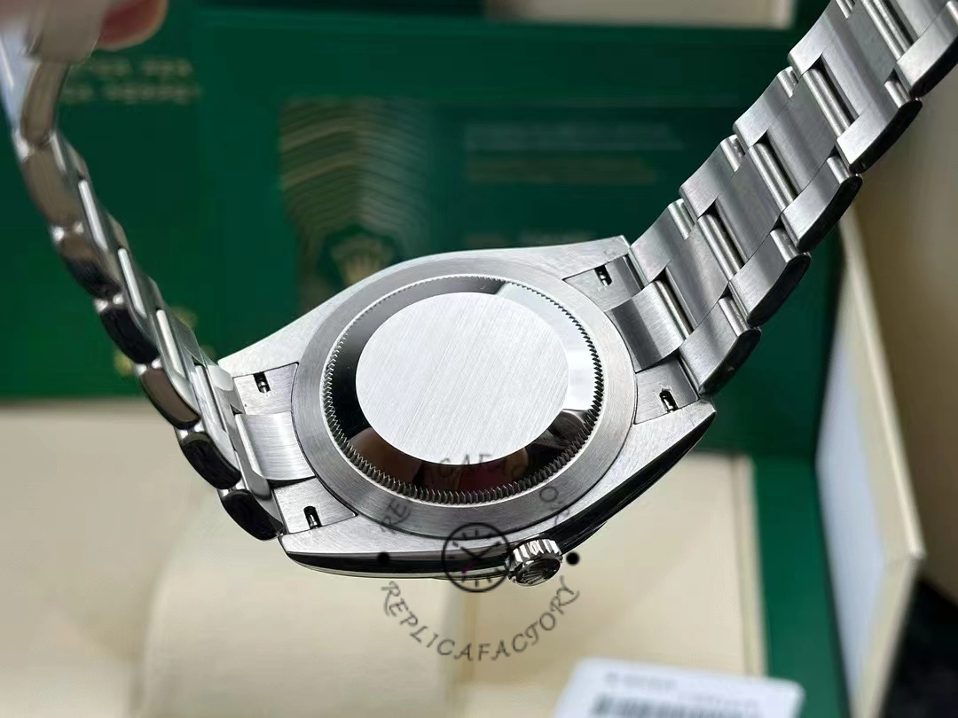 Rolex Oyster Perpetual 41 Green Dial 124300 0005