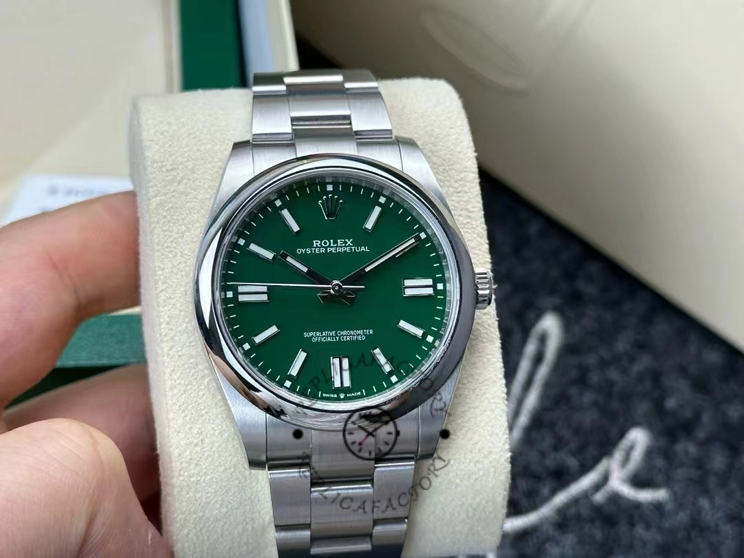 Rolex Oyster Perpetual 41 Green Dial 124300 0005