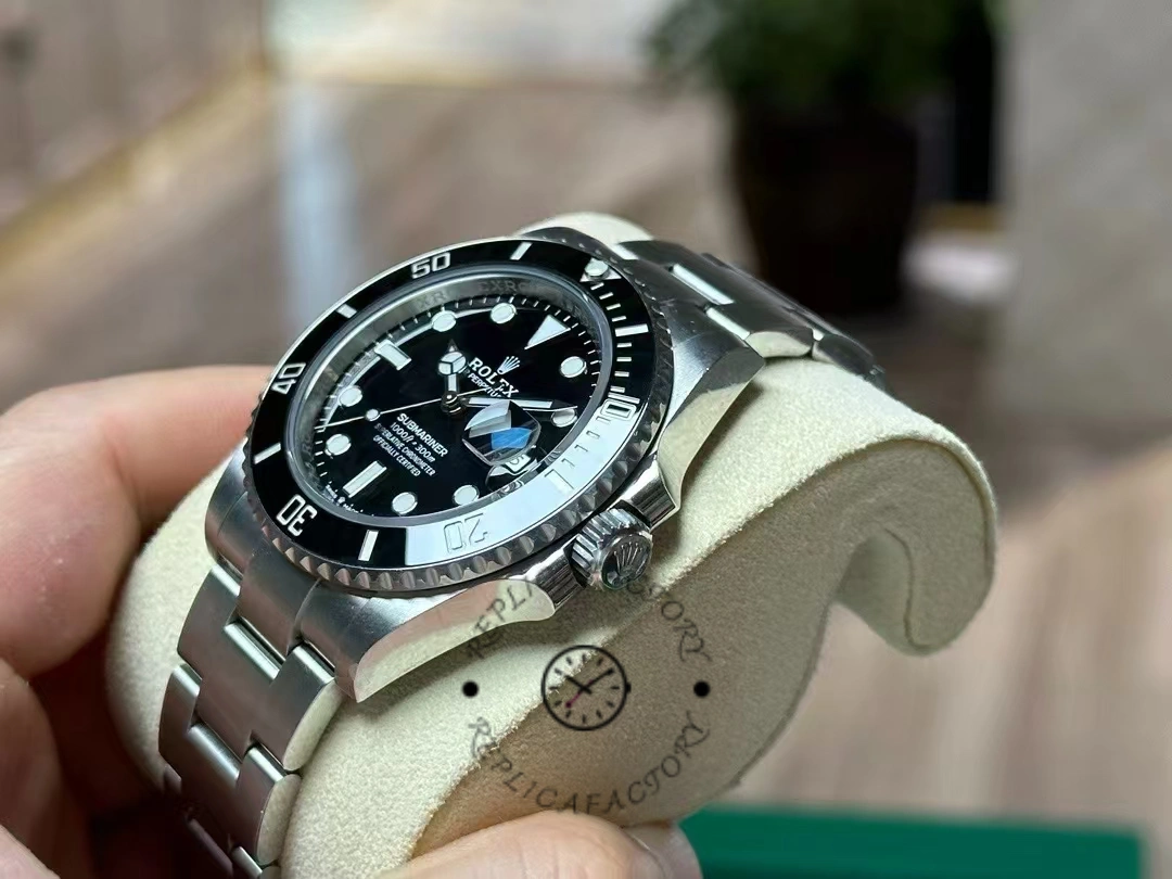 Rolex Submariner 41mm Oyster Perpetual Submariner Date 126610LN