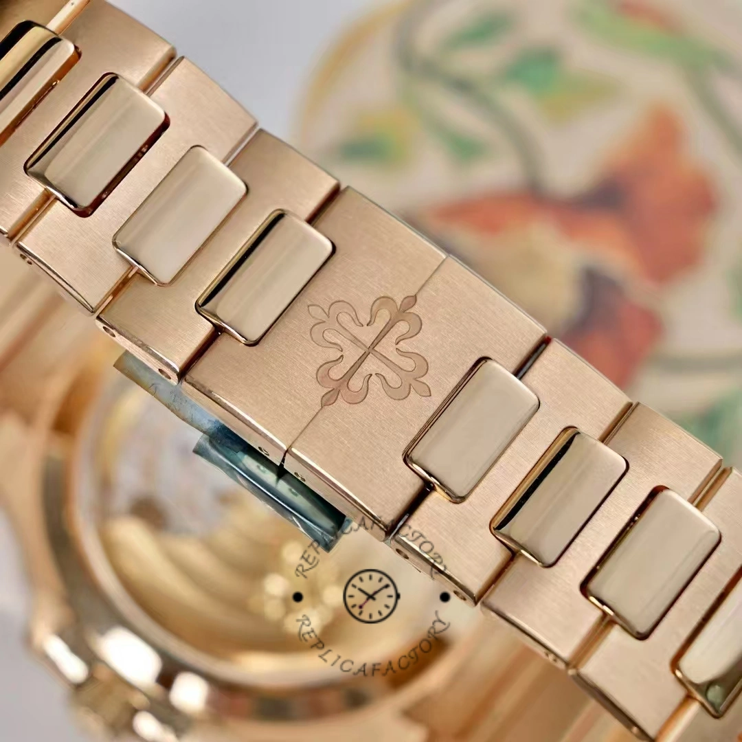 Replica Patek Philippe Nautilus 7118 1R 001 40mm Mens Watch