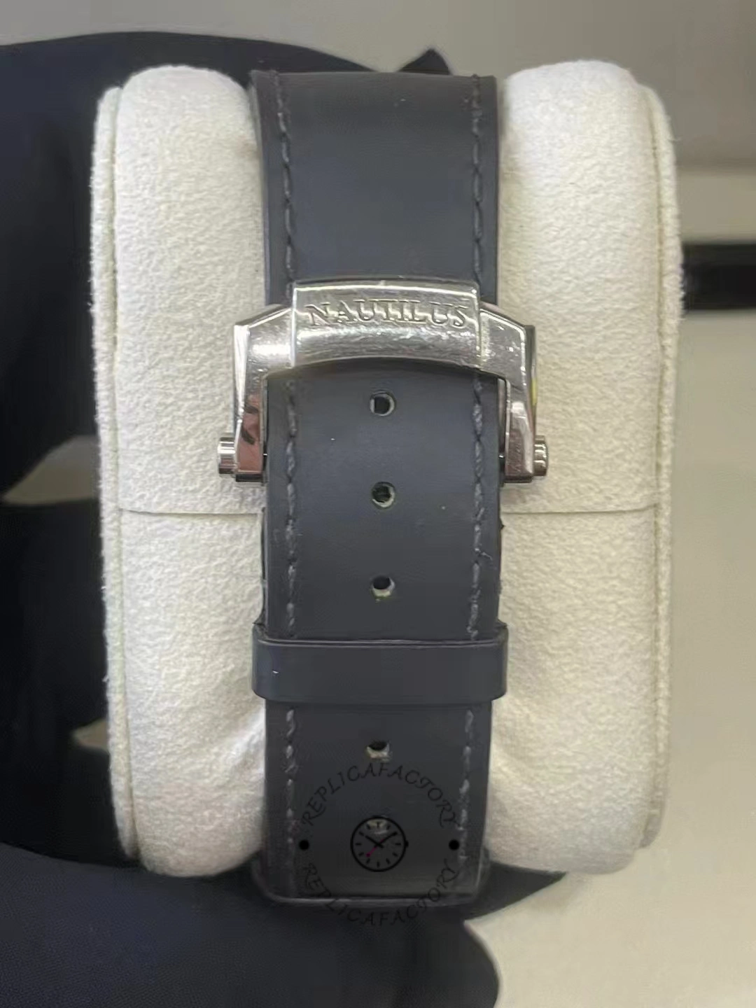 Replica Patek Philippe Nautilus 5712G 001 40mm Mens Watch