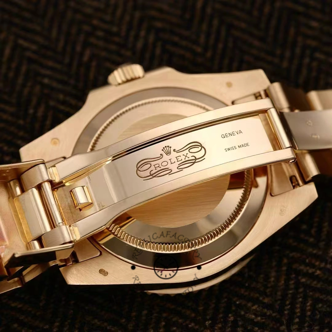 Rolex Submariner 116618, open clasp view showing inner clasp details.