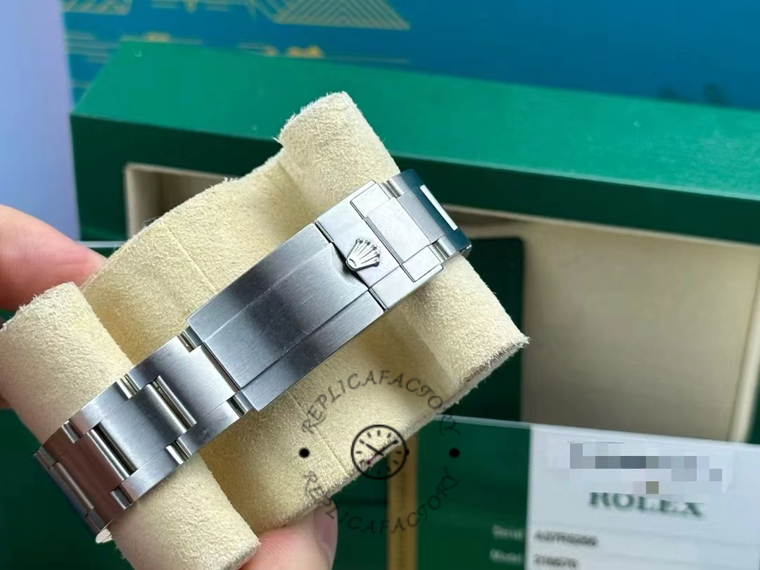 Bracelet clasp detail of the Rolex Explorer II m226570 0001, Oyster clasp and links shown.