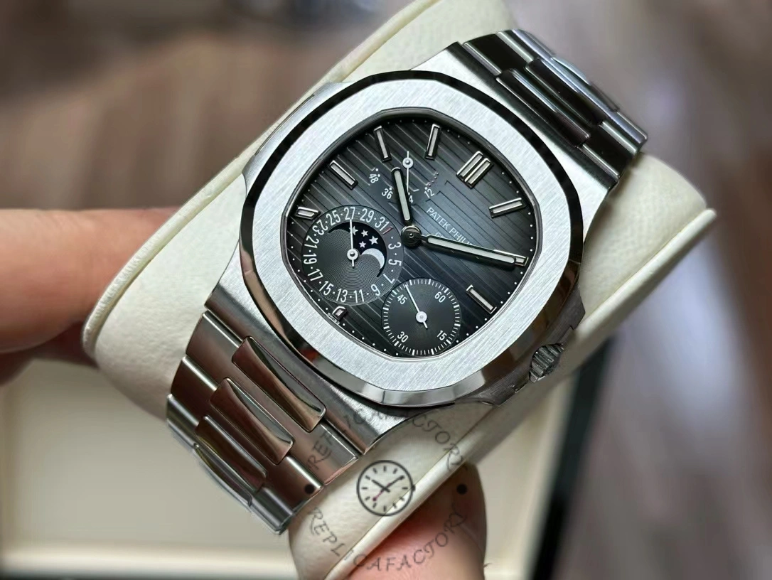 Replica Patek Philippe Nautilus 5712/1A-001 - Dial Real photos