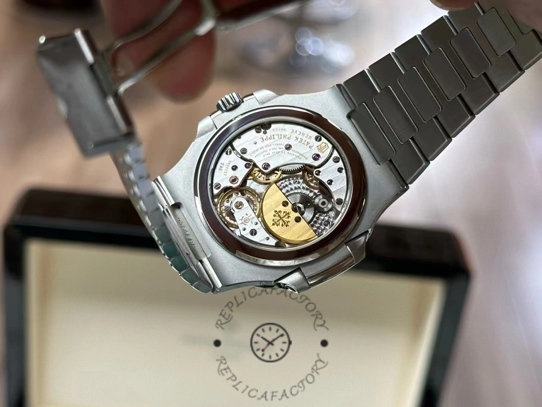 Replica Patek Philippe Nautilus 5712/1A-001 - Movement Real photos