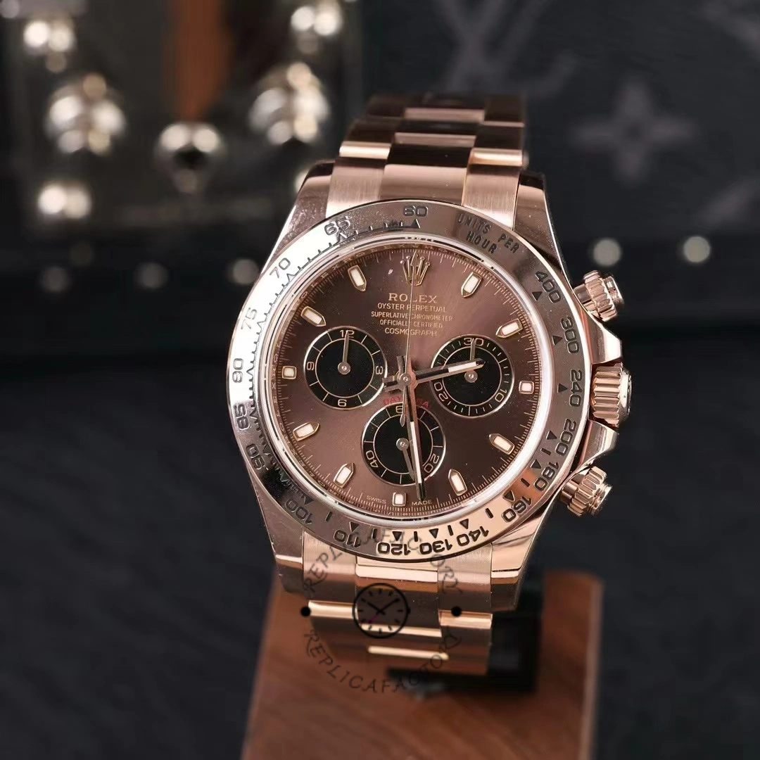 Rolex Daytona 116505 upright view, chocolate dial with baton markers and subdials in focus.
