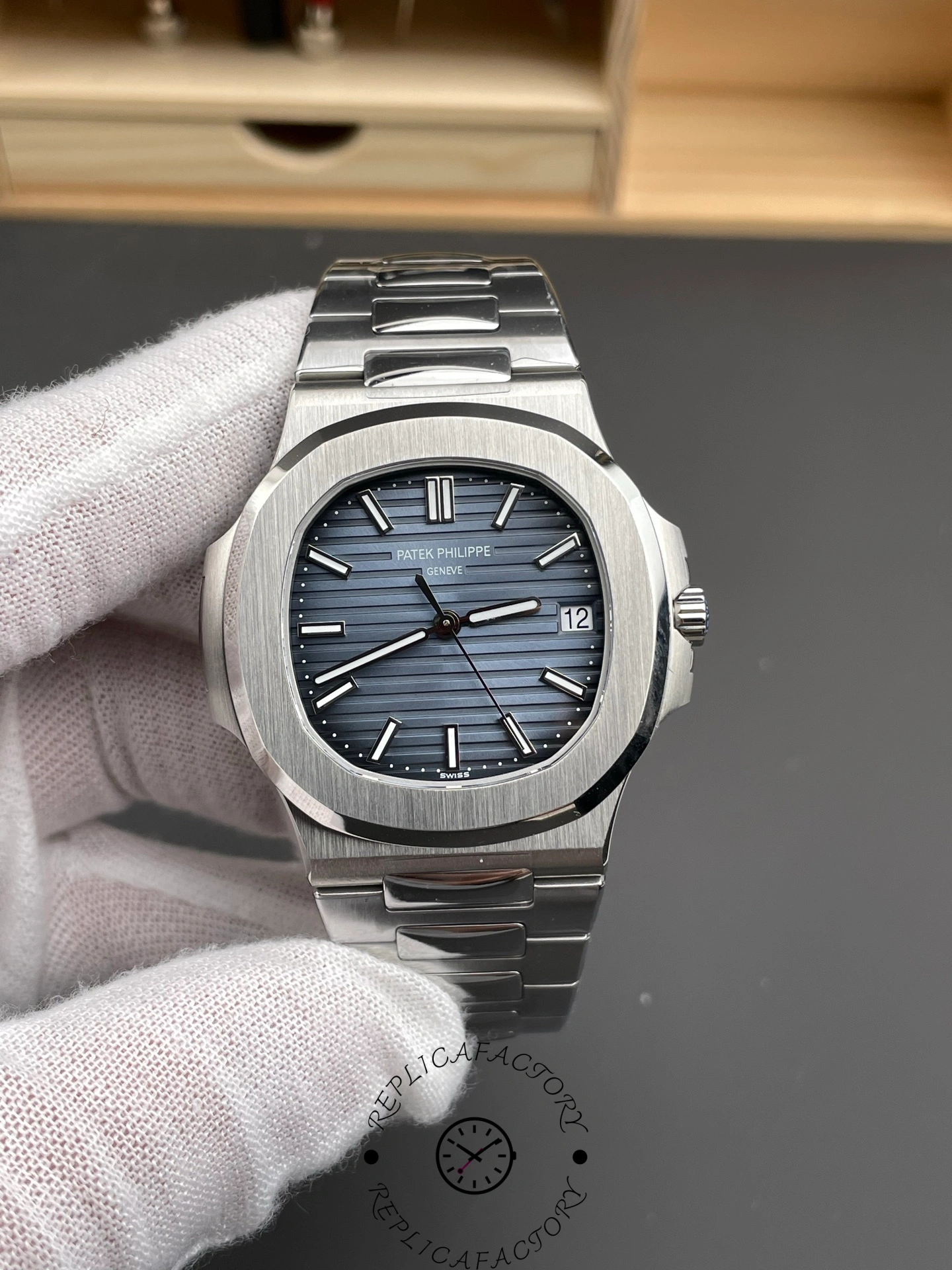 Patek Philippe Nautilus 5711 Replica Watch - Back & Movement