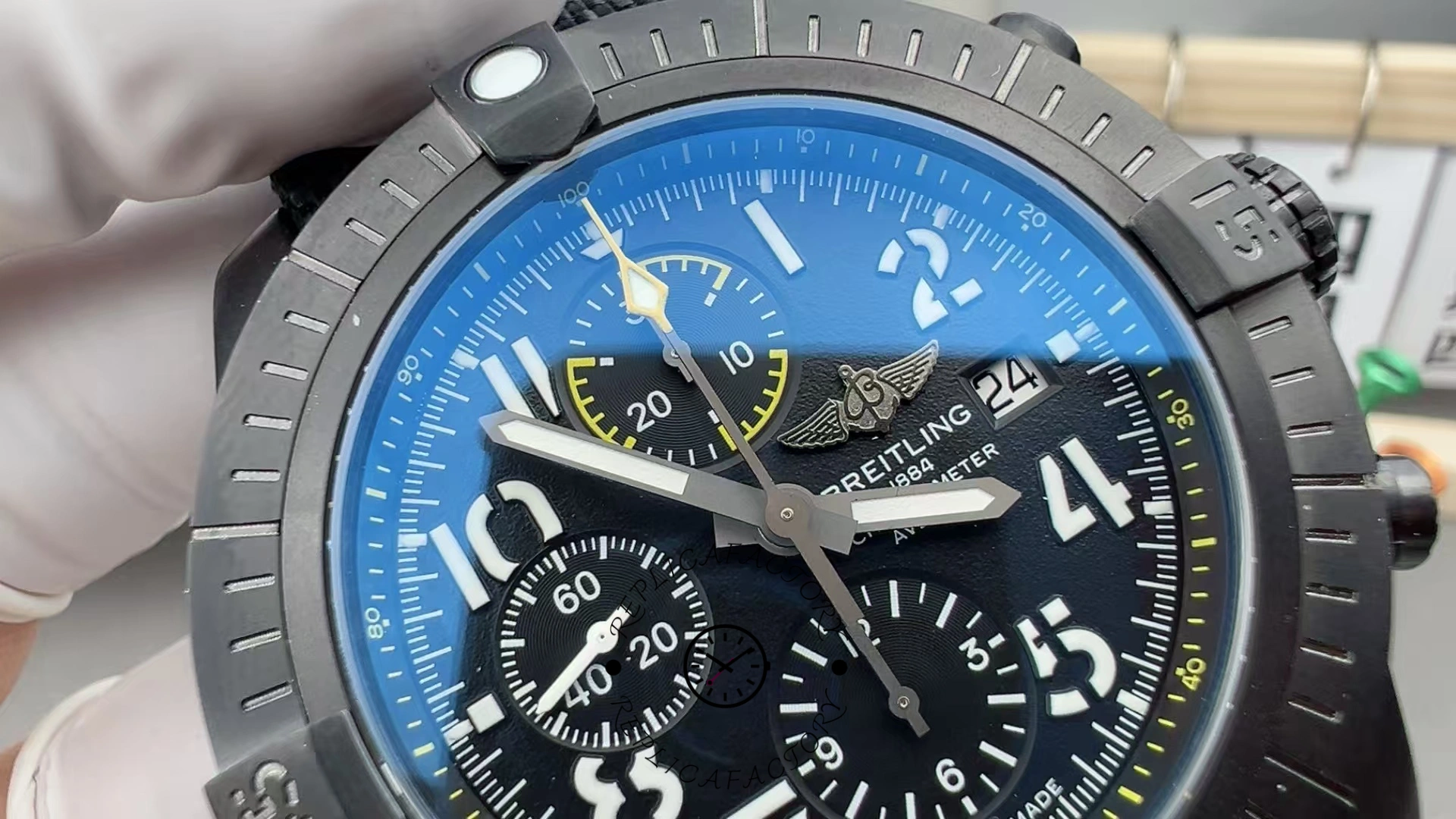 Breitling Avenger Auto Chrono V13317101B1X1 45mm Replica