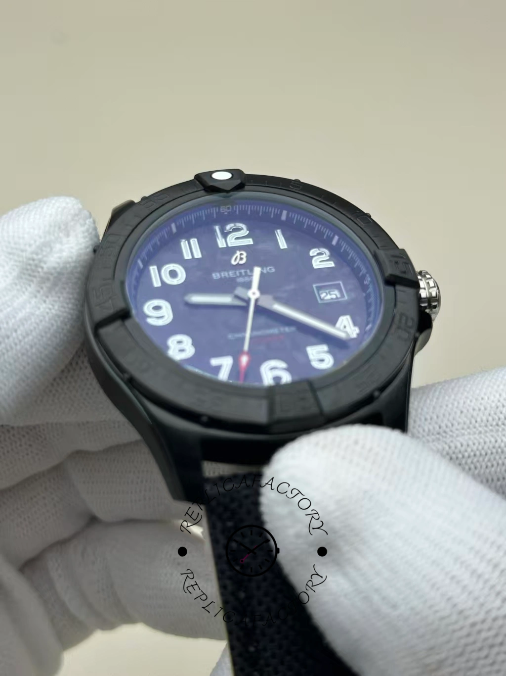 Breitling Avenger Automatic 42mm S17328101B1X1 Replica