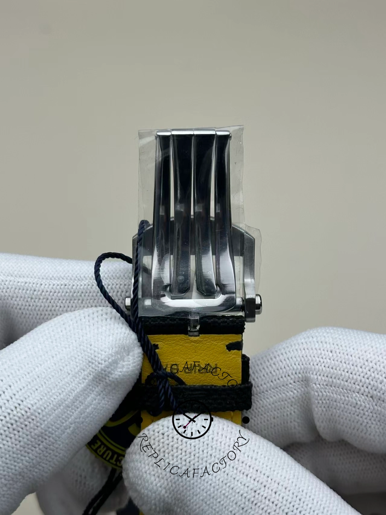 Breitling Avenger Automatic 42mm S17328101B1X1 Replica