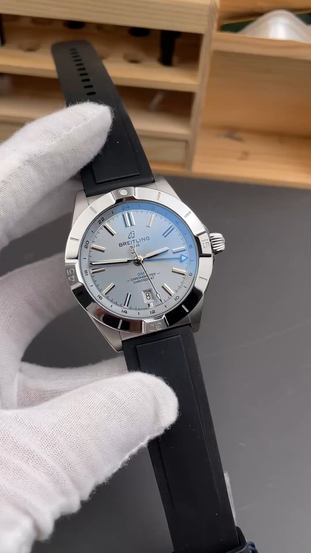 Breitling Chronomat Automatic GMT 40 P32398101C1S1 Replica