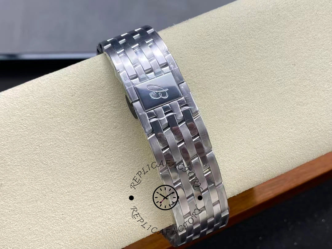 Breitling Navitimer B01 Chronograph 43 AB0138241C1A1 Replica